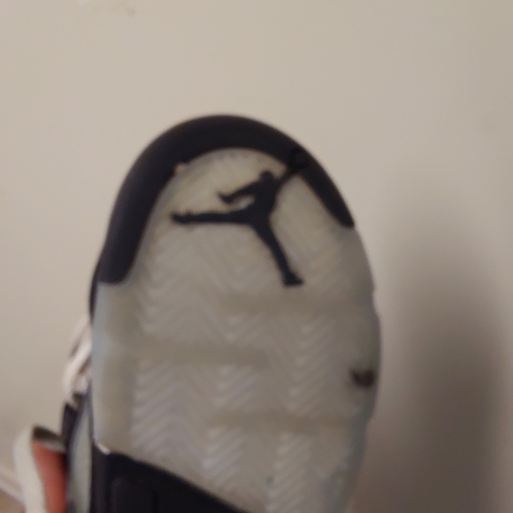 Toddler Boys Black Jordans Size 12 - Picture 8 of 14